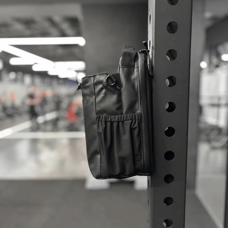 Magnetic Gym Bag – Multifunctional Workout & Travel Bag